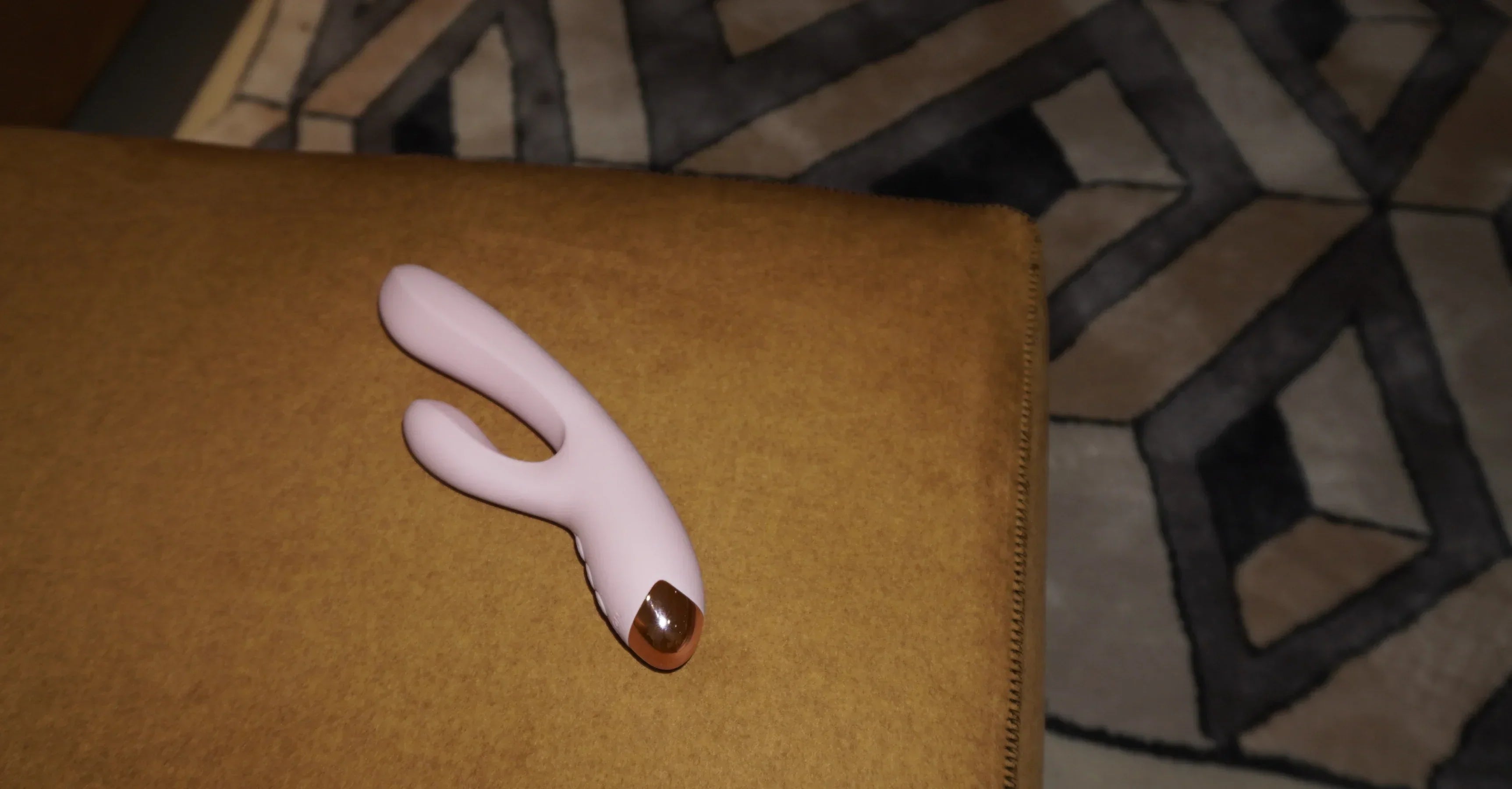 Did Cleopatra Invent the First Vibrator Using Bees? History, Myth & Pleasure Explained