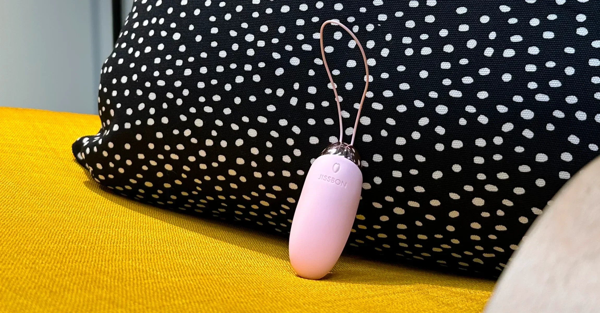 Public Sex Toys: How to Use Discreet Vibrators & Toys for Safe, Thrilling Public Play - Jissbon