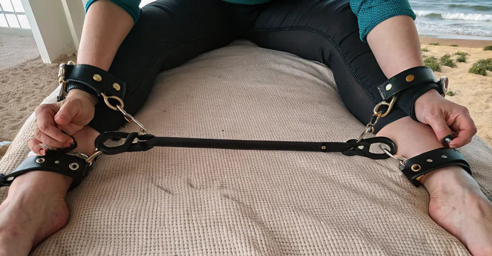 Sex Spreader Bars: Types, Safety Tips & Beginner's Guide