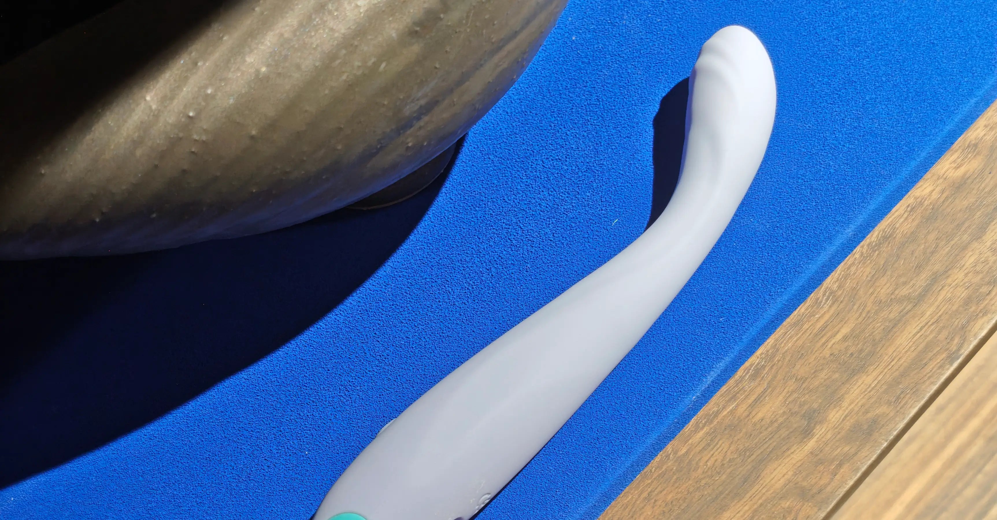 How to Use a Vibrator: A Calm, Step-by-Step Beginner’s Guide (2025)